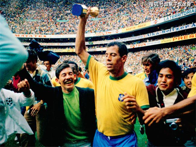 巴西足球史上最伟大的5个后卫卡洛斯、卡福上榜第一当之无愧(图3)